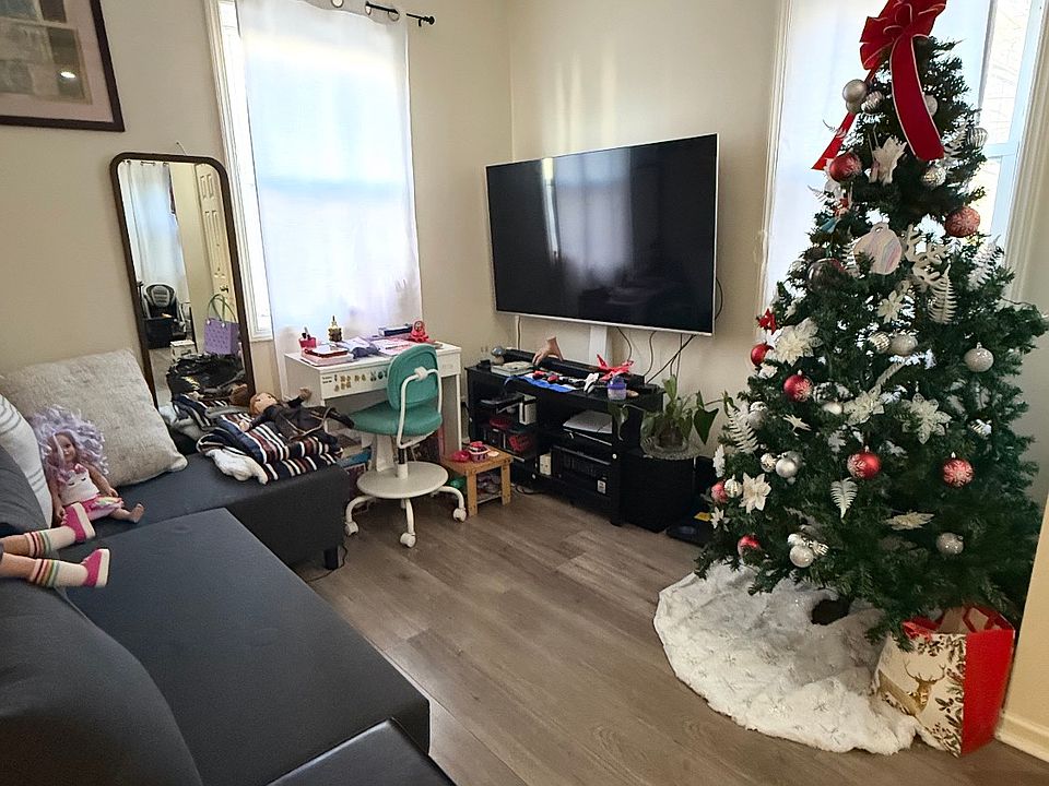 1st image of 1112 5th St APT 1