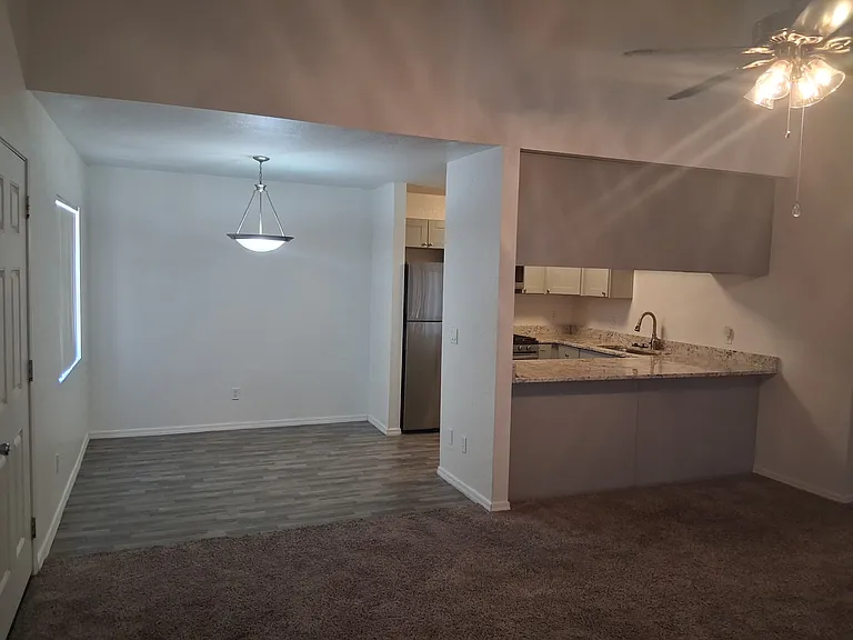 806 S Langley Ave #202 — Photo 4