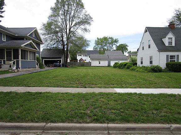 4th image of 720 Woodfield Dr