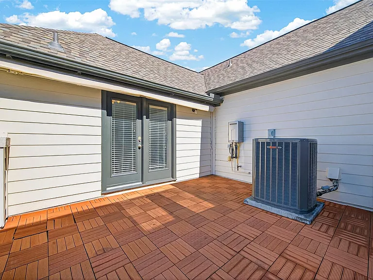 1105 Wagner St — Photo 24