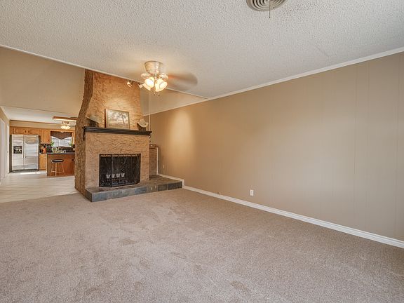 3rd image of 513 Sandy Ln