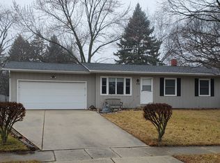 5S438 Glenoban Dr, Naperville, IL 60563