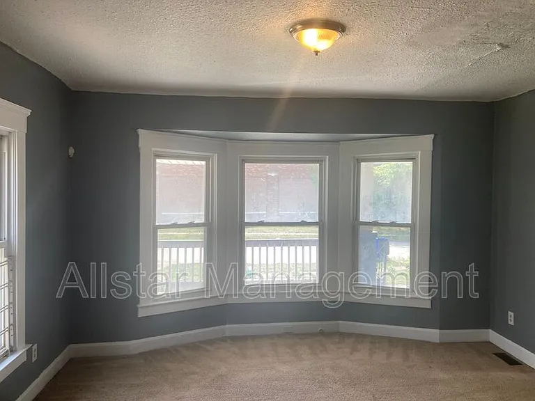 14221 Darley Ave — Photo 6
