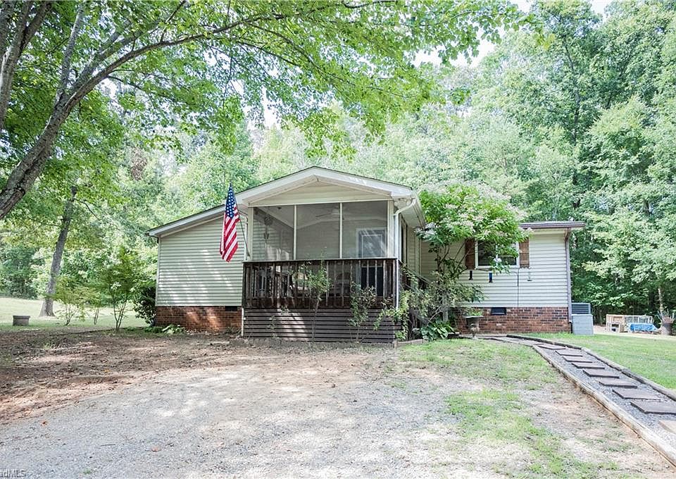 1st image of 321 Saddlebrook Dr
