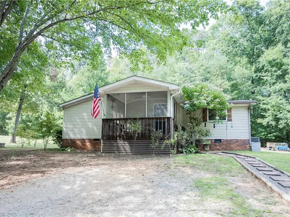 321 Saddlebrook Dr, Summerfield, NC 27358