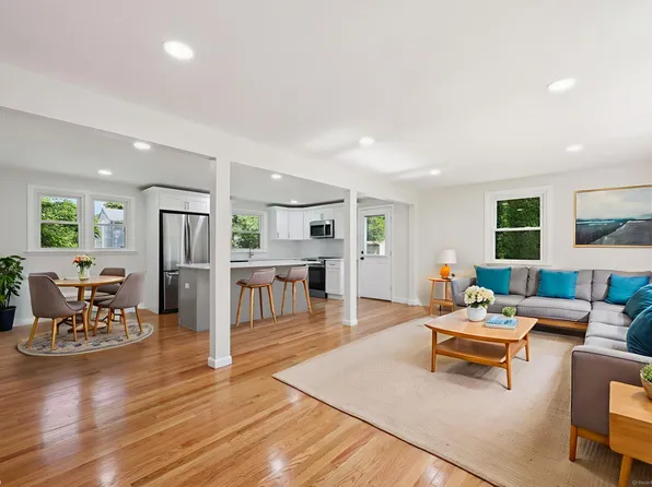 309 Connecticut Avenue, Newington, CT 06111