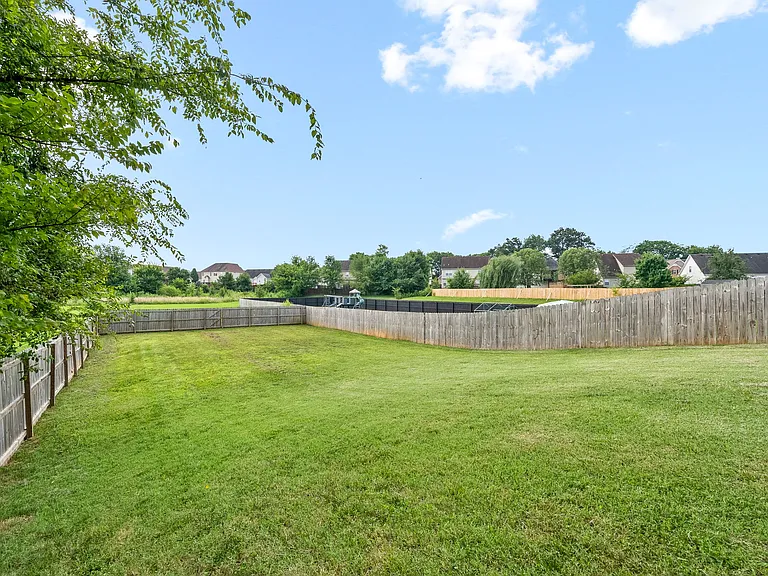 3482 Southwood Dr — Photo 29