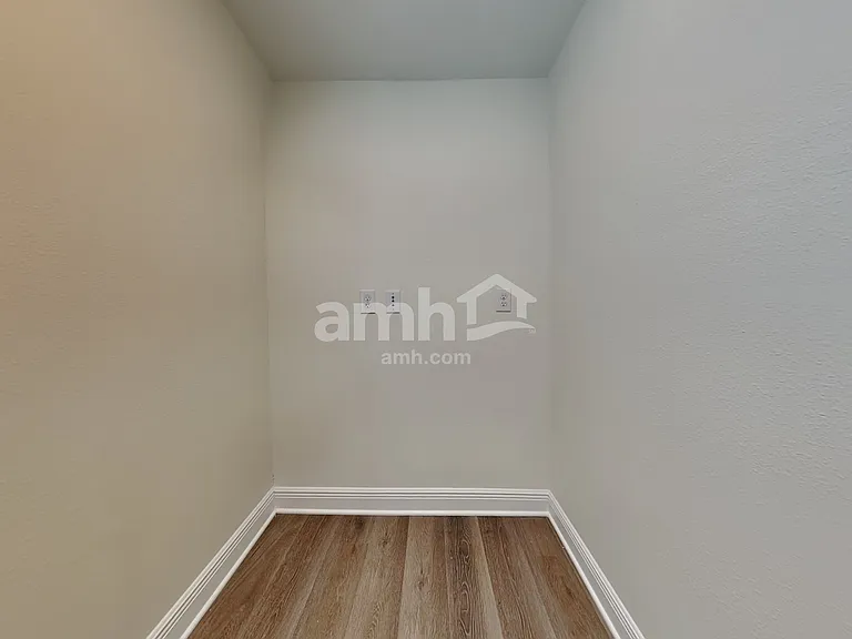 27189 Saint Andrews Ave — Photo 11