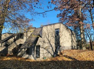 6 Karwick Glen Dr, Michigan City, IN 46360