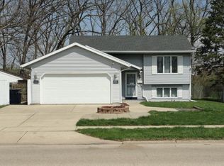 468 West Delavan Dr, Janesville, WI 53546
