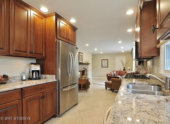 4th image of 14 Cayman Dr