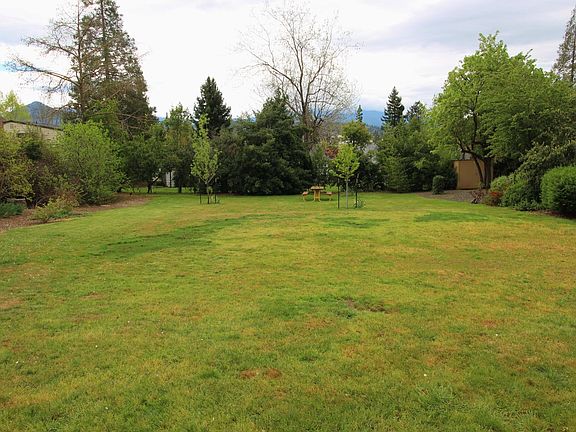 5th image of 1701 NE Foothill Blvd