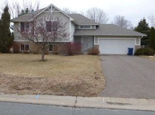 587 Vicki Ln, Shoreview, MN 55126