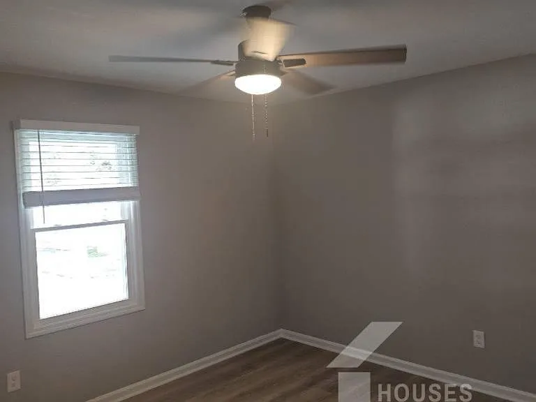 511 Hampton Ave #C101 — Photo 11