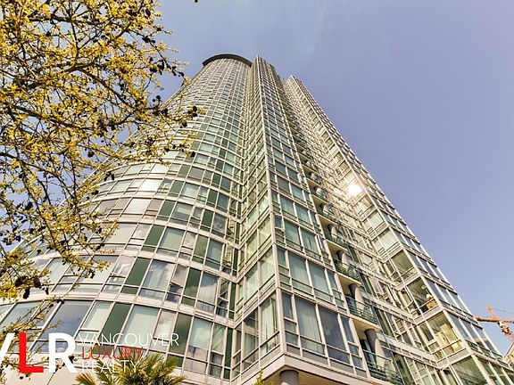 2nd image of 1033 Marinaside Cres #1108