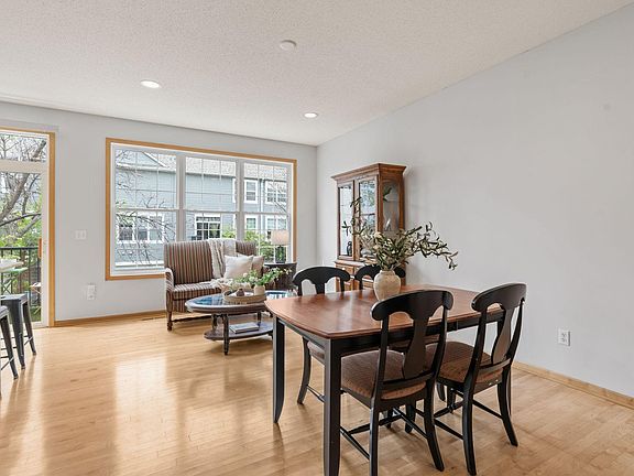 5th image of 15737 Foliage Ave