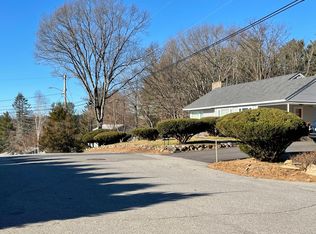 24 Kingsbury St, Derry, NH 03038