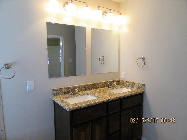 1725 Fairway Dr — Photo 9