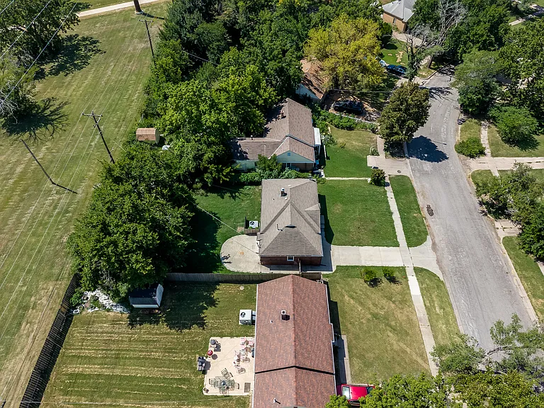 1712 N Belmont Ave — Photo 20