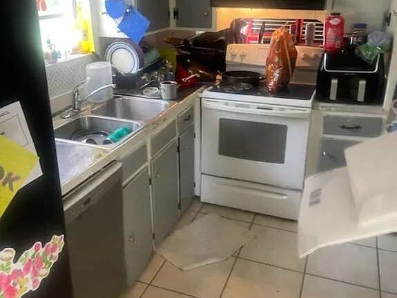 5th image of 204 Pine St
