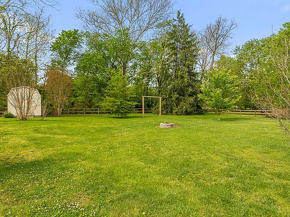 5th image of 316 Crossfield Dr