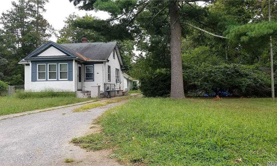 1st image of 2472 Chestnut Ave