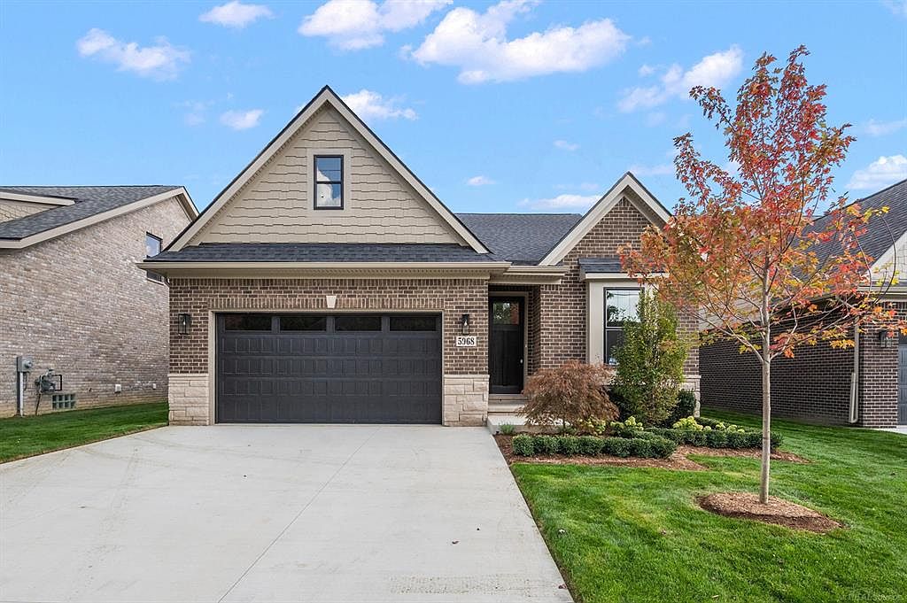 5968 Willow Grove Ave, Troy, MI 48085
