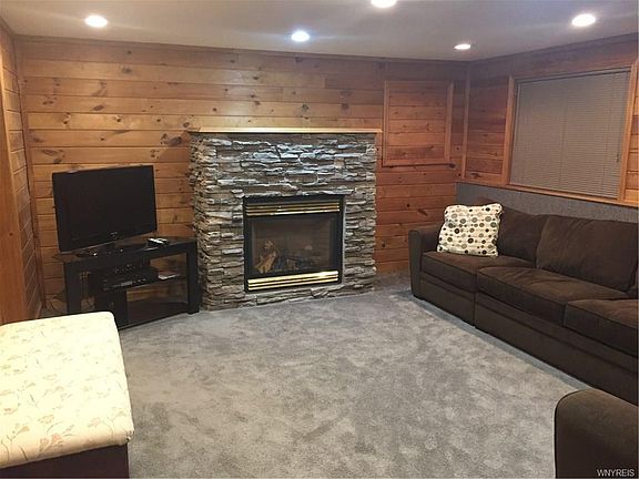2nd image of 4264 Polly Ln