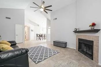 409 E Topeka Dr — Photo 22