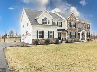 208 Winterberry Ln, Chalfont, PA 18914