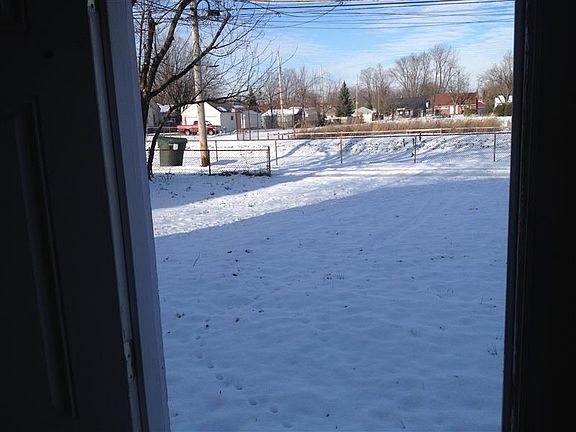 5th image of 2970 E Moreland Dr