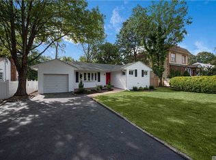 5 Sherman St, Huntington, NY 11743