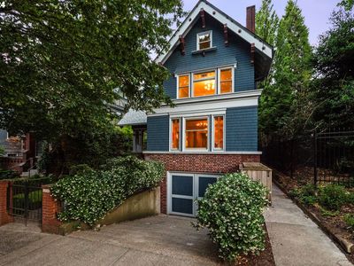 2226 SW Main St, Portland, OR, 97205