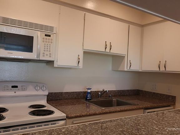 4th image of 2261 Sacramento St APT 202