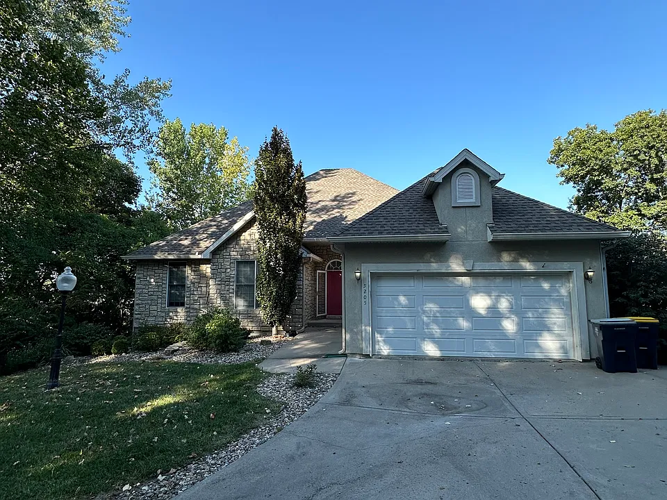5205 NE 69th Ter
