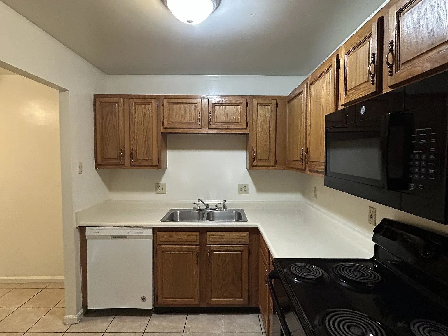 2 bed, 750 sqft, $975 — Photo 4