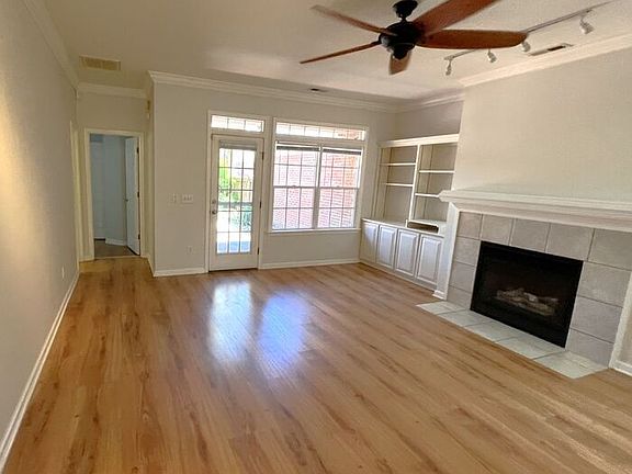 2nd image of 829 Ruffin St