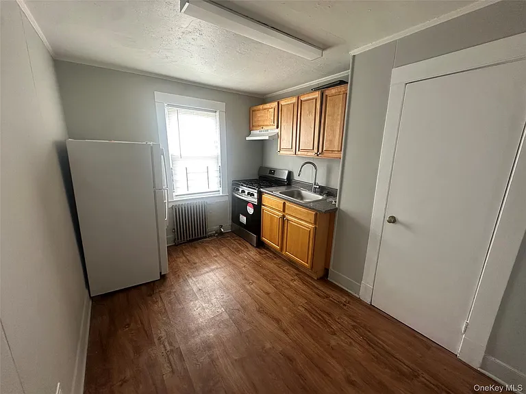 11 Post Ave #2 — Photo 10