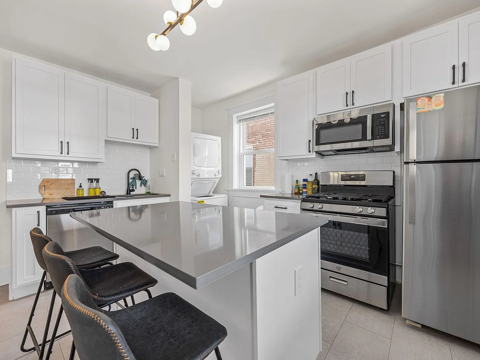 Mosaic - 721 Interdrive - Now Leasing 27/28 — Photo 4