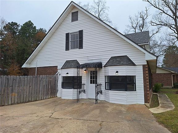 4th image of 103 Camellia Ln