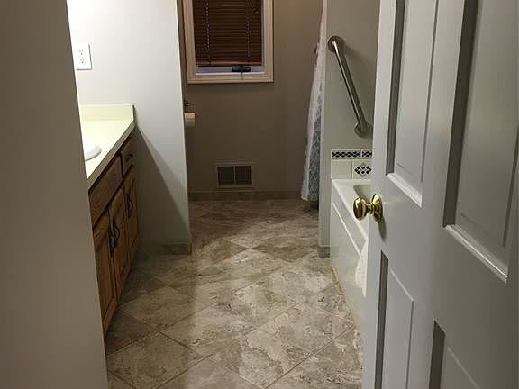 5th image of 11660 Hawthorne Glen Dr