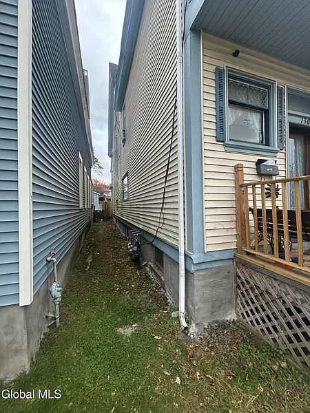 4th image of 130 6th Avenue