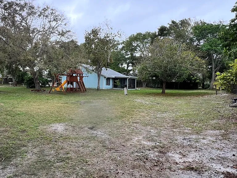 10908 SE Hobart St — Photo 17