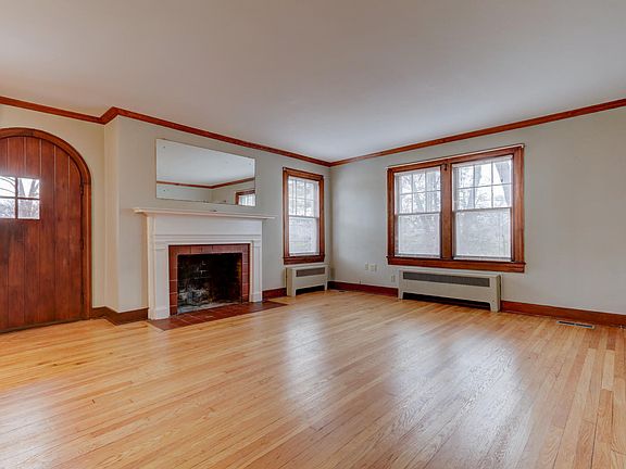 4th image of 3219 NE Kenilworth Ln