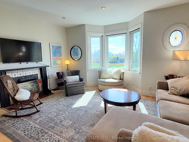 597 Carlaw Ave #UPPER — Photo 9