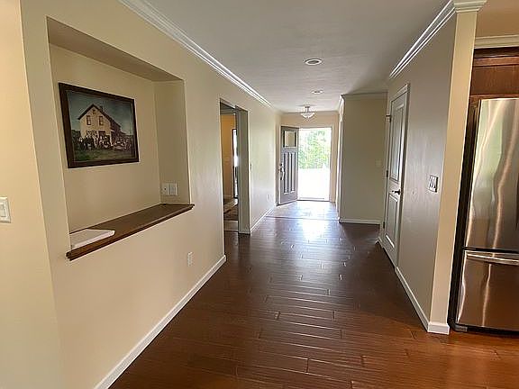 5th image of 645 Windcrest Dr