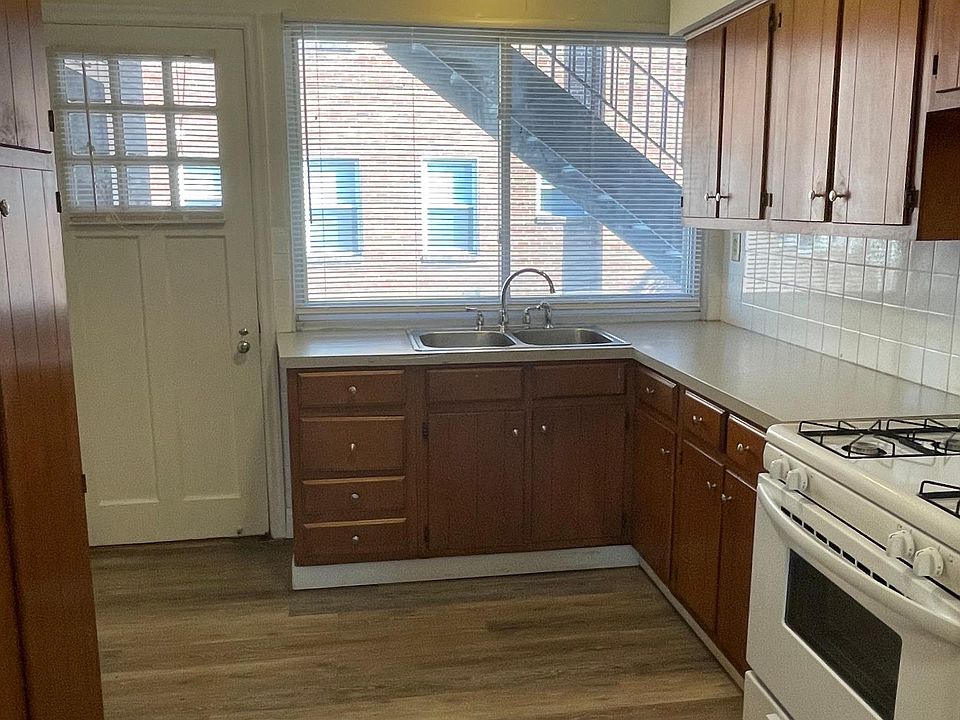 2nd image of 4682 N High St #B