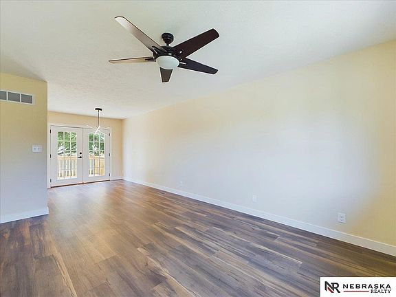 5th image of 2031 W Cove Ct