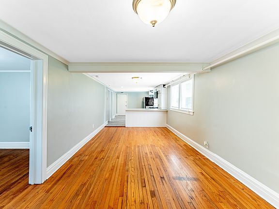 3rd image of 1327 Harvey Ave #B