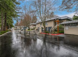 1607 102nd Pl NE #D1, Bellevue, WA 98004